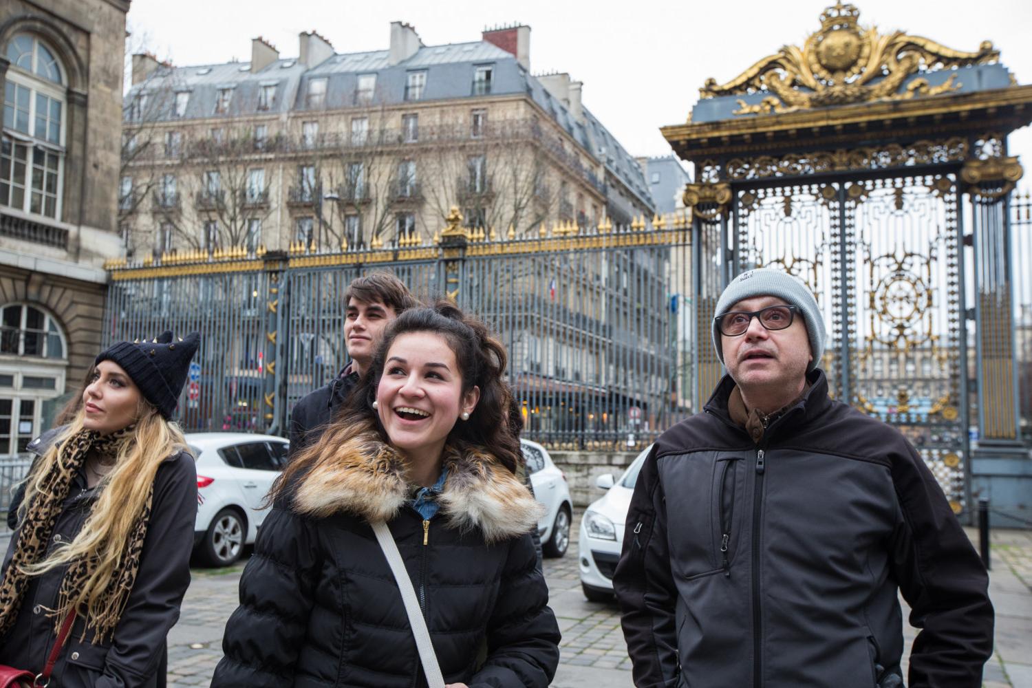 <a href='http://3qb.hbwendu.org'>全球十大赌钱排行app</a>学院法语教授Pascal Rollet带领学生们到巴黎游学.